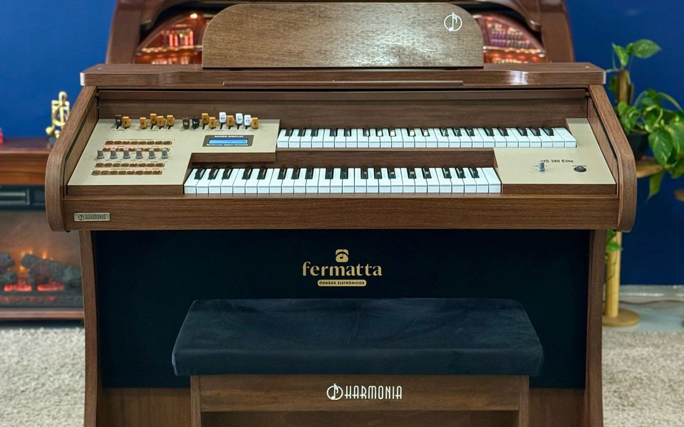 Órgão Harmonia HS-380 Elite no showroom da Fermatta